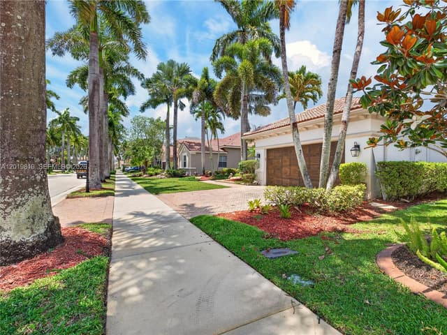 2288 Quail Roost Dr, Weston FL 33327 - Weston, FL - Photo 3