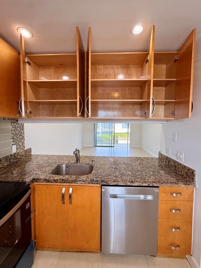 875 NW 13th Street # 405, Boca Raton FL 33486 - Boca Raton, FL - Photo 7