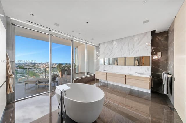 800 S Pointe Dr # 2204, Miami Beach FL 33139 - Miami Beach, FL - Photo 7