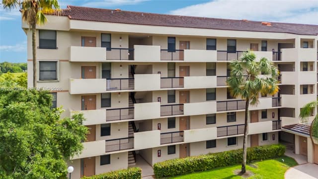 2768 Carambola Cir S # 401, Coconut Creek FL 33066 - Coconut Creek, FL - Photo 2