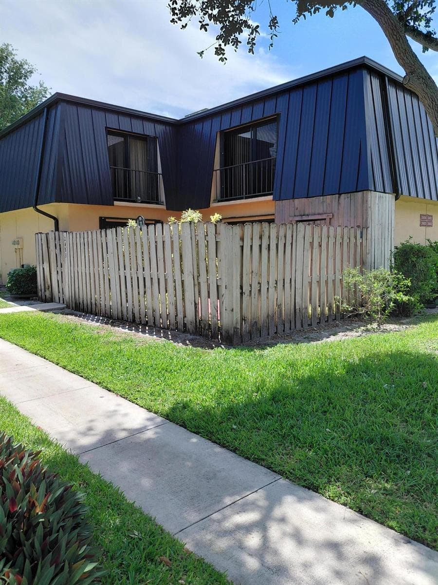 2403 S Waterside Drive # 2403, Lake Worth FL 33461