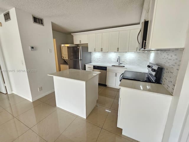 1105 Green Pine Blvd # E3, West Palm Beach FL 33409 - West Palm Beach, FL - Photo 2