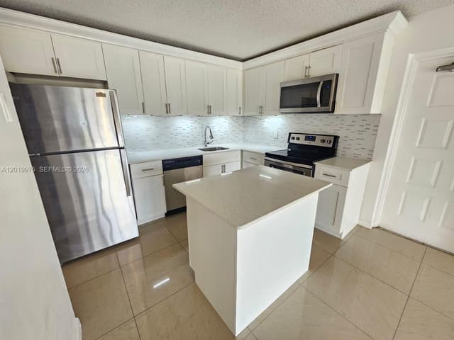 1105 Green Pine Blvd # E3, West Palm Beach FL 33409 - West Palm Beach, FL - Photo 3