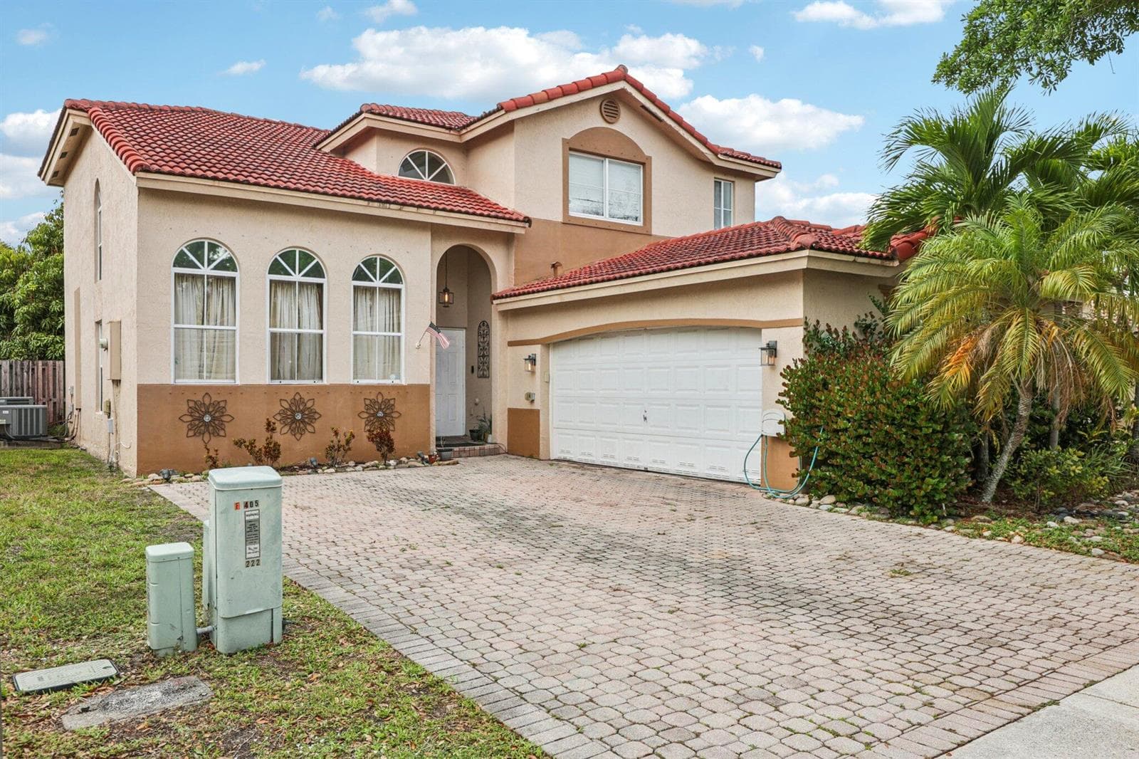 405 E Royal Cove Circle, Davie FL 33325
