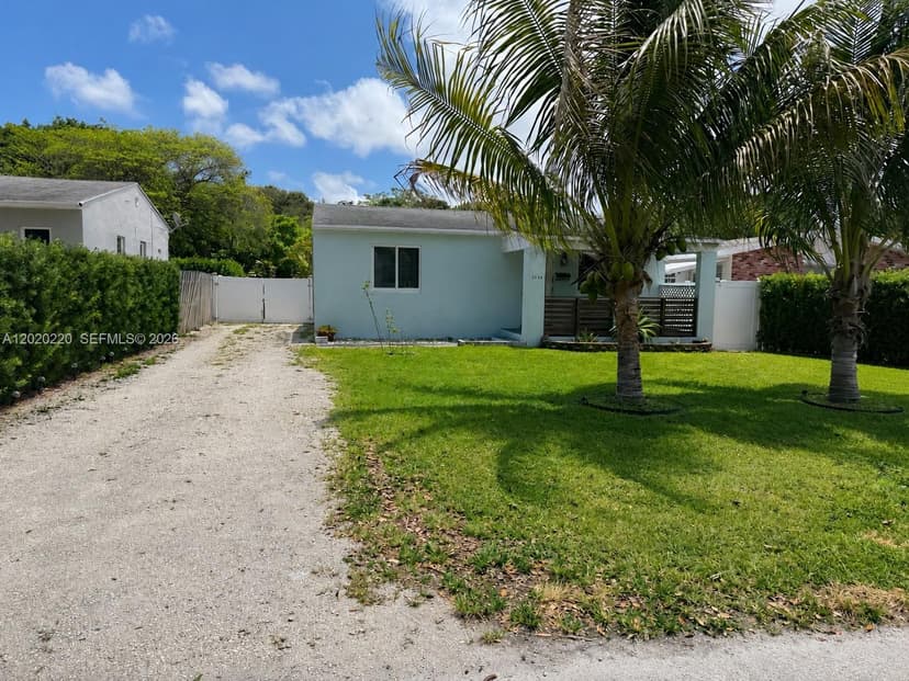 2726 Taylor St, Hollywood FL 33020