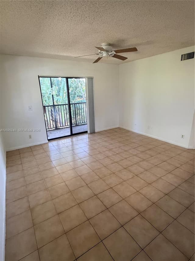 588 Trace Cir # 202, Deerfield Beach FL 33441 - Deerfield Beach, FL - Photo 2