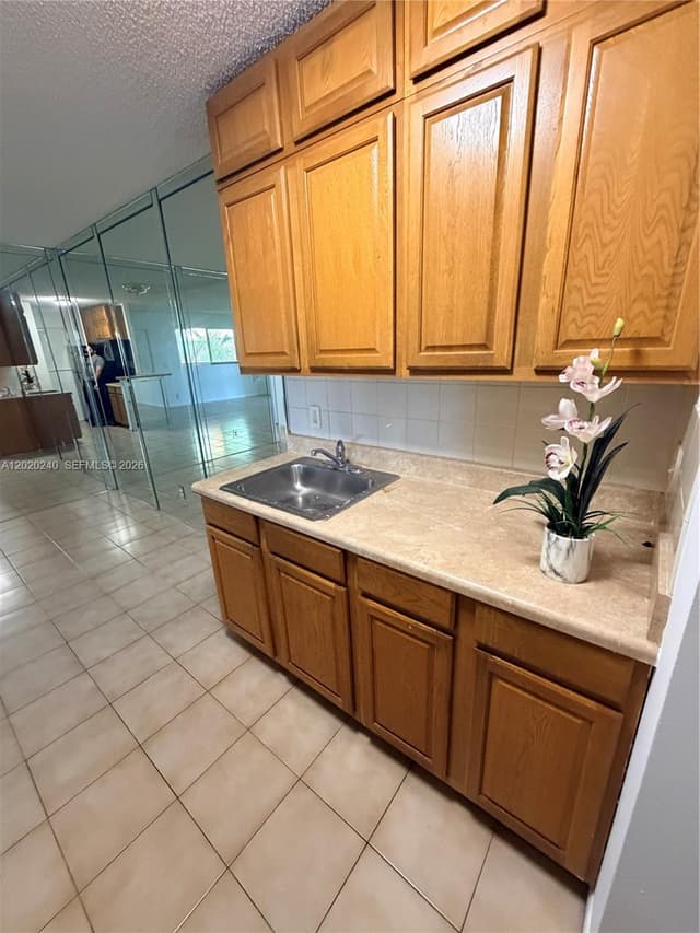 588 Trace Cir # 202, Deerfield Beach FL 33441 - Deerfield Beach, FL - Photo 6