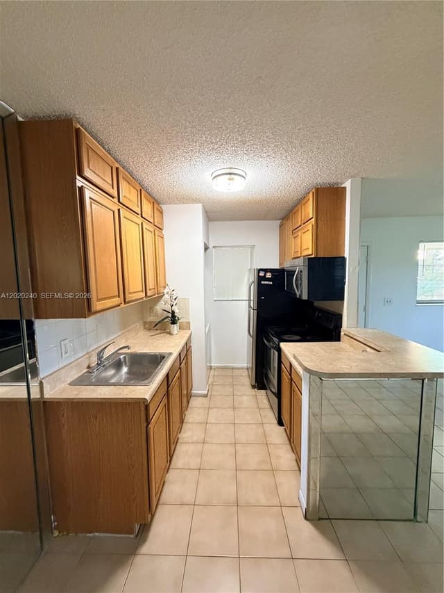 588 Trace Cir # 202, Deerfield Beach FL 33441 - Deerfield Beach, FL - Photo 3