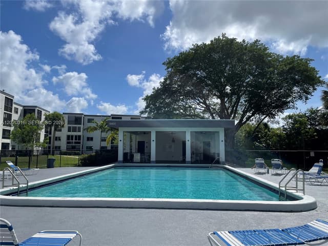 9235 SW 8th St # 209, Boca Raton FL 33428 - Boca Raton, FL - Photo 2