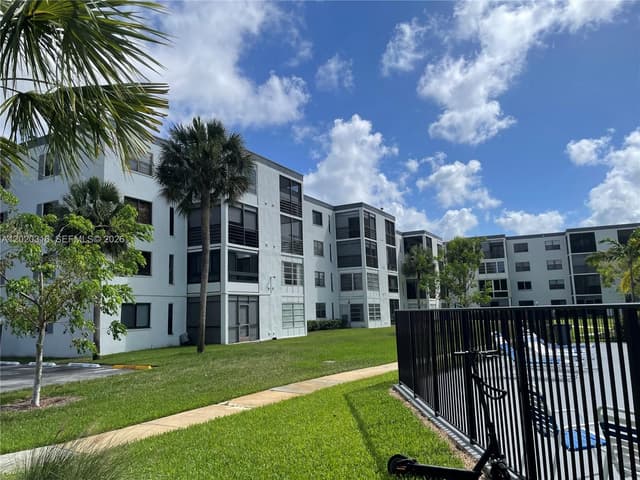 9235 SW 8th St # 209, Boca Raton FL 33428 - Boca Raton, FL - Photo 6