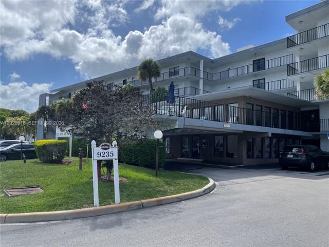 9235 SW 8th St # 209, Boca Raton FL 33428 - Boca Raton, FL - Photo 3