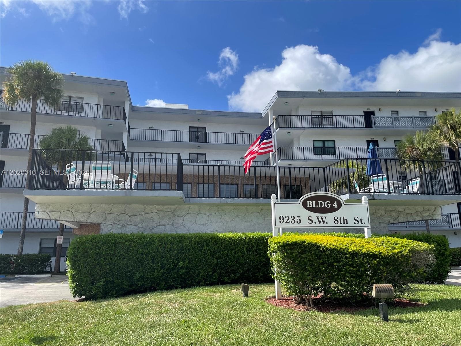 9235 SW 8th St # 209, Boca Raton FL 33428