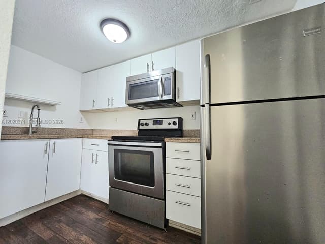 300 NW 84th Ter # 300, Miami FL 33150 - Miami, FL - Photo 5