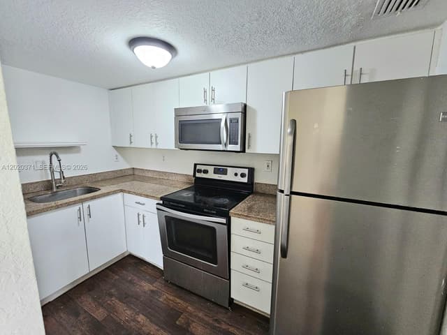 300 NW 84th Ter # 300, Miami FL 33150 - Miami, FL - Photo 4