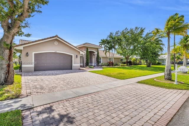 321 NW 193rd Ave, Pembroke Pines FL 33029 - Pembroke Pines, FL - Photo 2