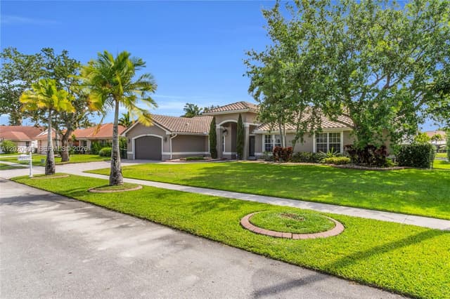 321 NW 193rd Ave, Pembroke Pines FL 33029 - Pembroke Pines, FL - Photo 4