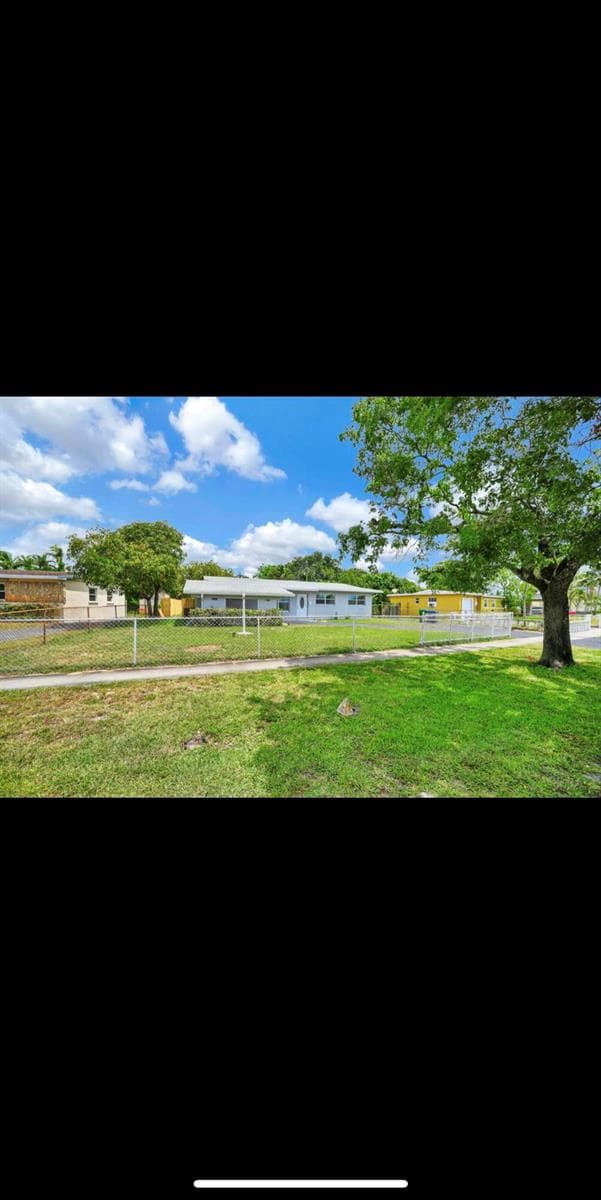 1112 NW 43rd Terrace, Lauderhill FL 33313 - Lauderhill, FL - Photo 3