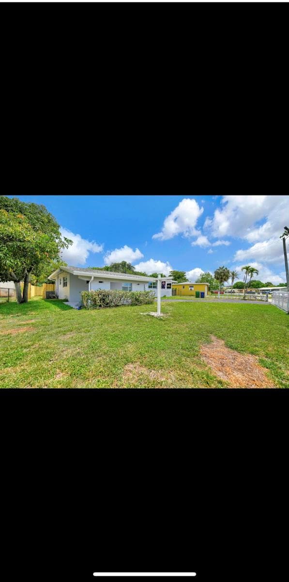1112 NW 43rd Terrace, Lauderhill FL 33313 - Lauderhill, FL - Photo 5