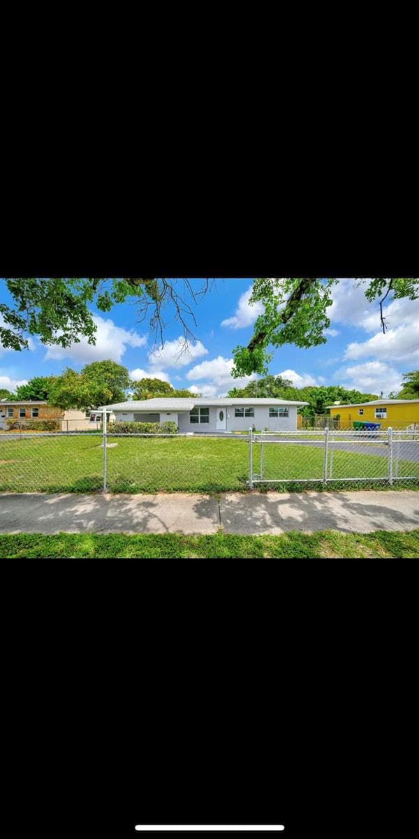 1112 NW 43rd Terrace, Lauderhill FL 33313 - Lauderhill, FL - Photo 4