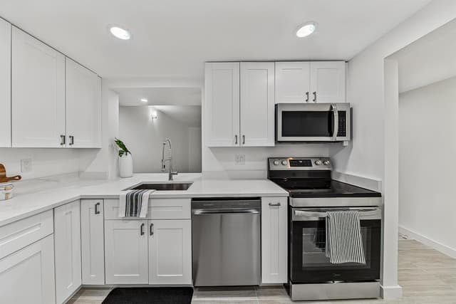 5220 Las Verdes Circle # 317, Delray Beach FL 33484 - Delray Beach, FL - Photo 2
