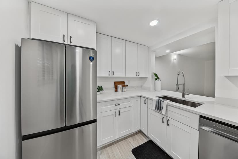 5220 Las Verdes Circle # 317, Delray Beach FL 33484