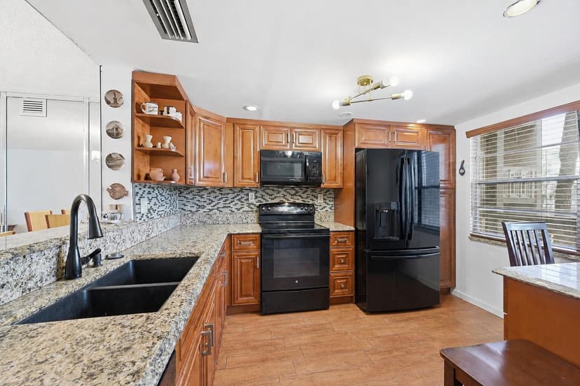 3005 Portofino Isle # M2, Coconut Creek FL 33066