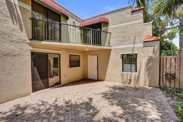4260 Village Drive # D, Delray Beach FL 33445 - Delray Beach, FL - Photo 3