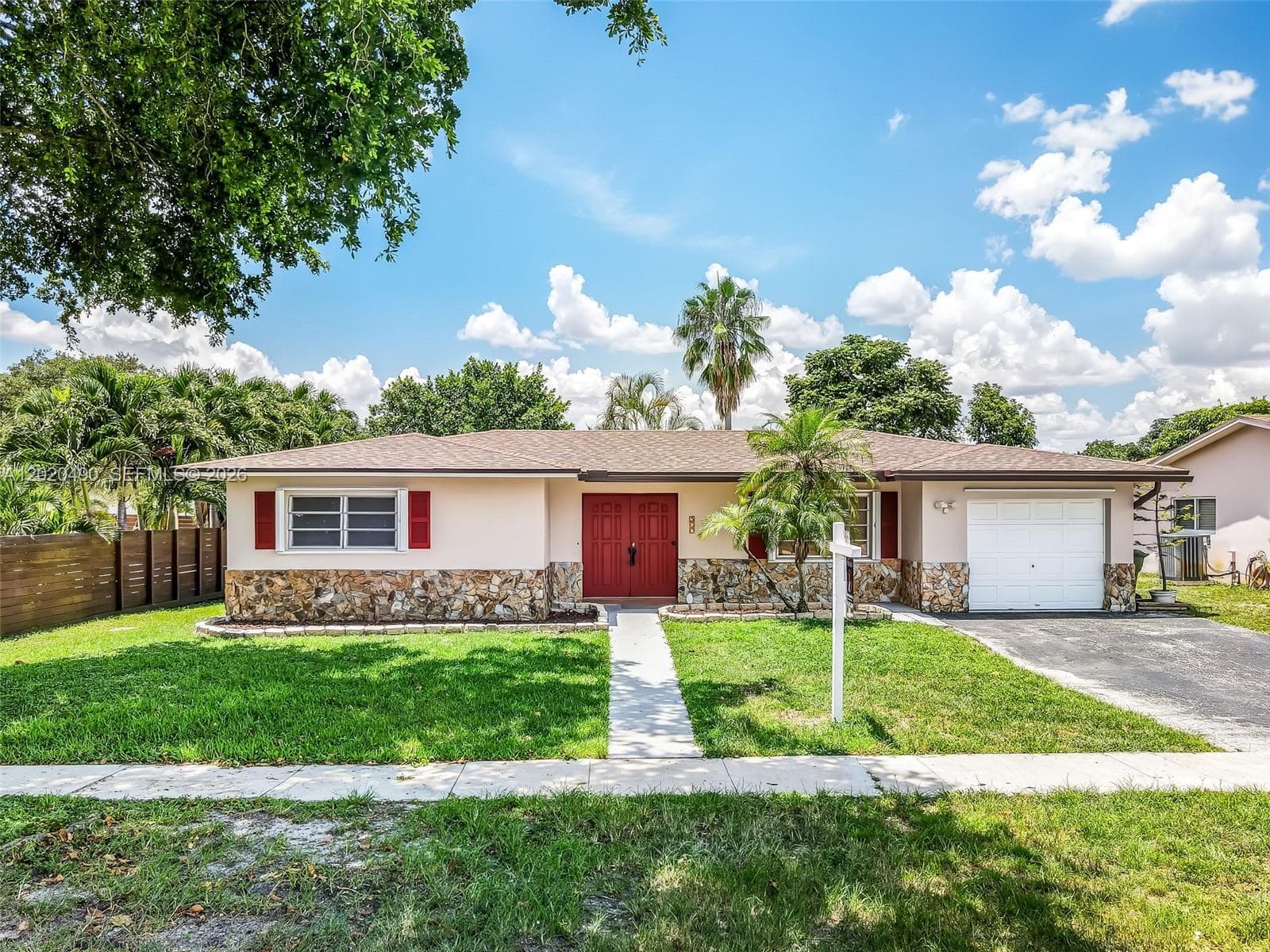 500 NW 96th Ter, Pembroke Pines FL 33024 - Pembroke Pines, FL - Photo 1