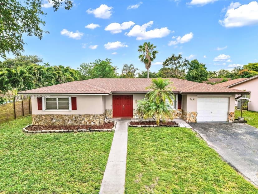 500 NW 96th Ter, Pembroke Pines FL 33024