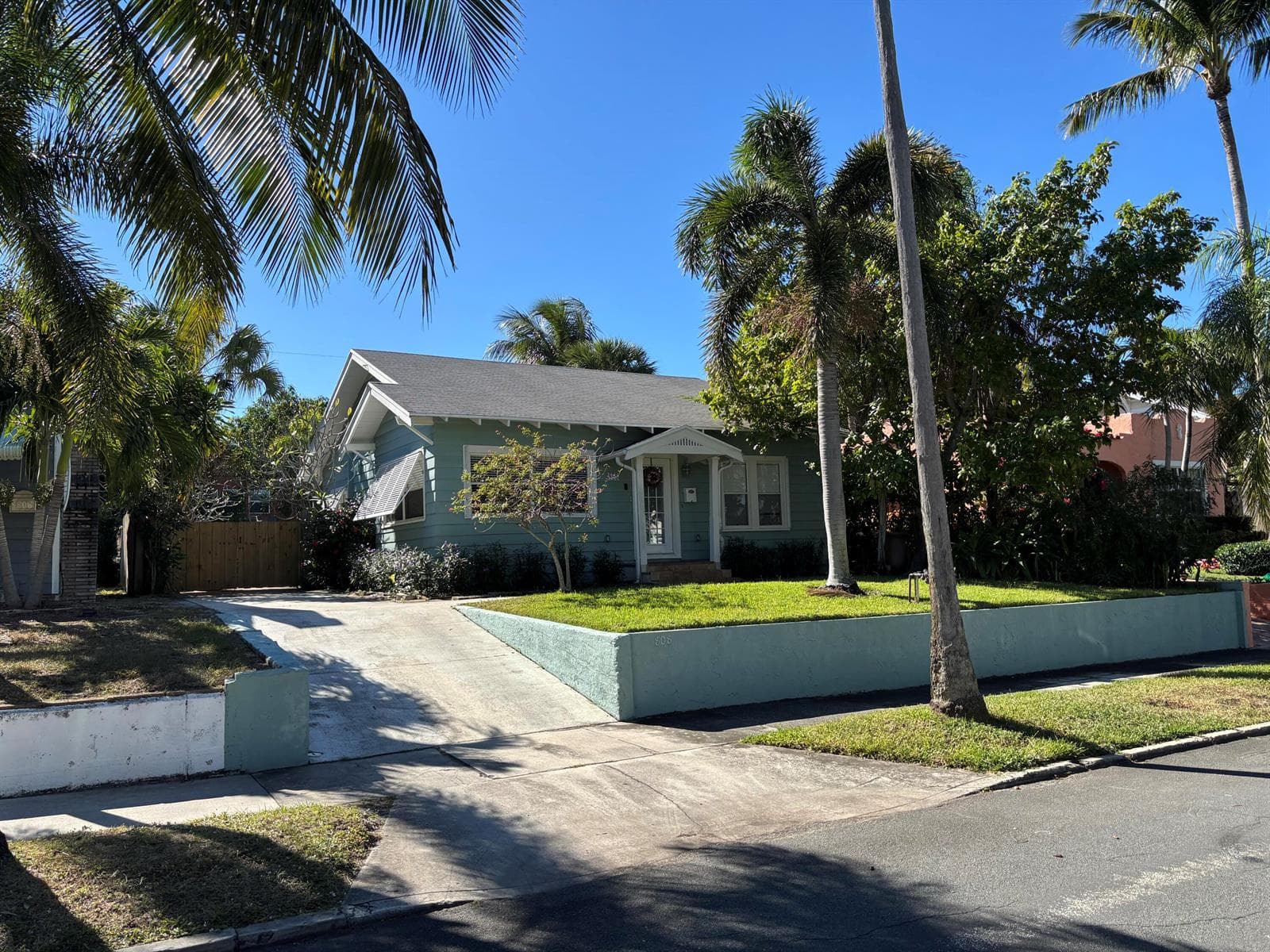 808 Kanuga Drive, West Palm Beach FL 33401