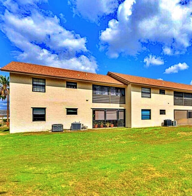 5894 Longbow Lane Apt 10, West Palm Beach FL 33415 - West Palm Beach, FL - Photo 2
