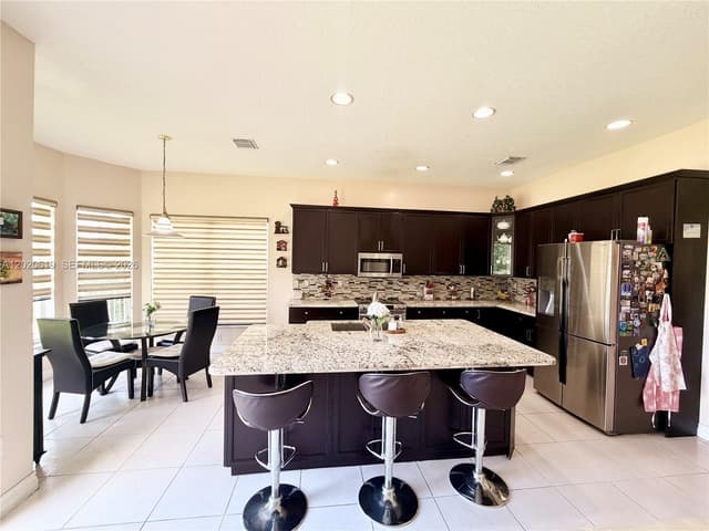 18815 SW 29th St, Miramar FL 33029 - Miramar, FL - Photo 3