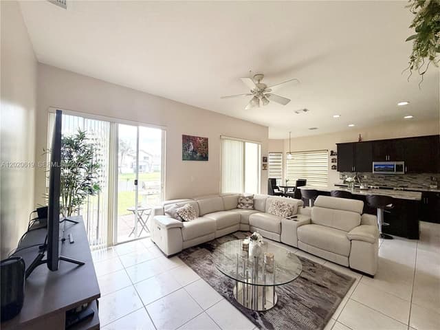 18815 SW 29th St, Miramar FL 33029 - Miramar, FL - Photo 5