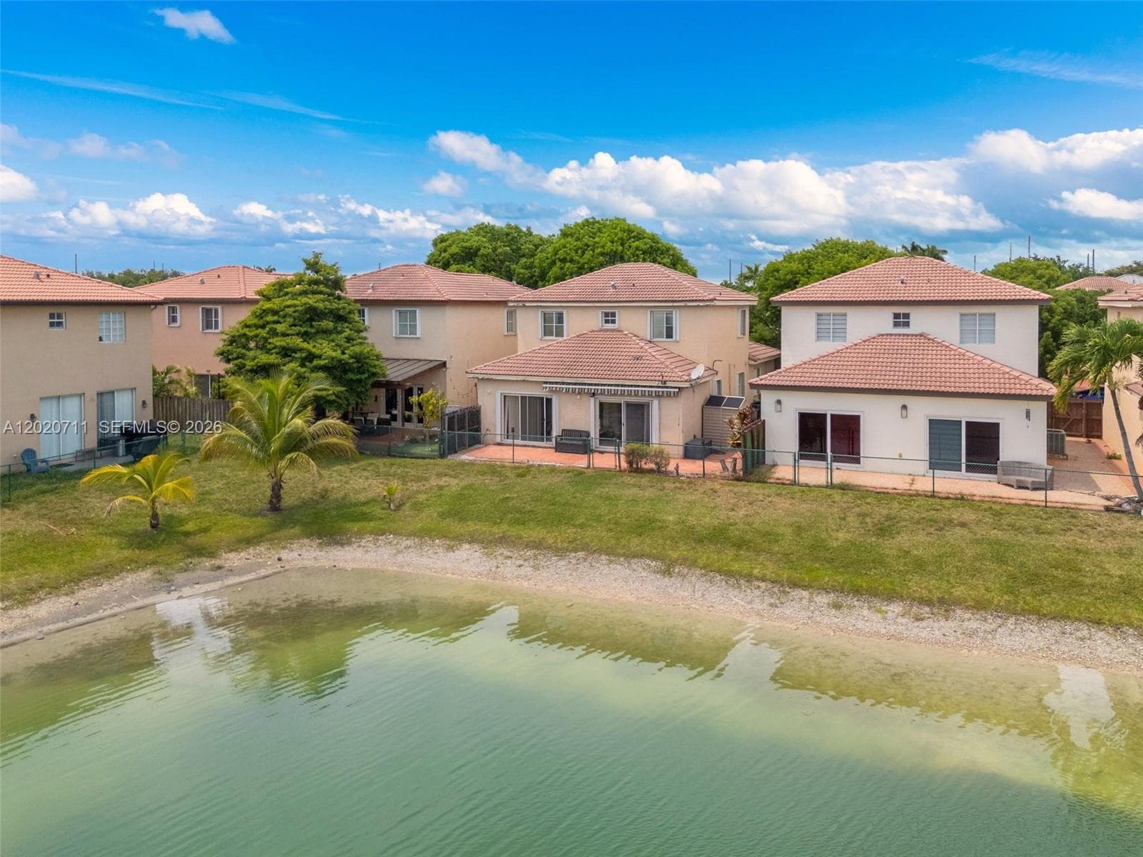 11318 NW 44th Ter, Doral FL 33178