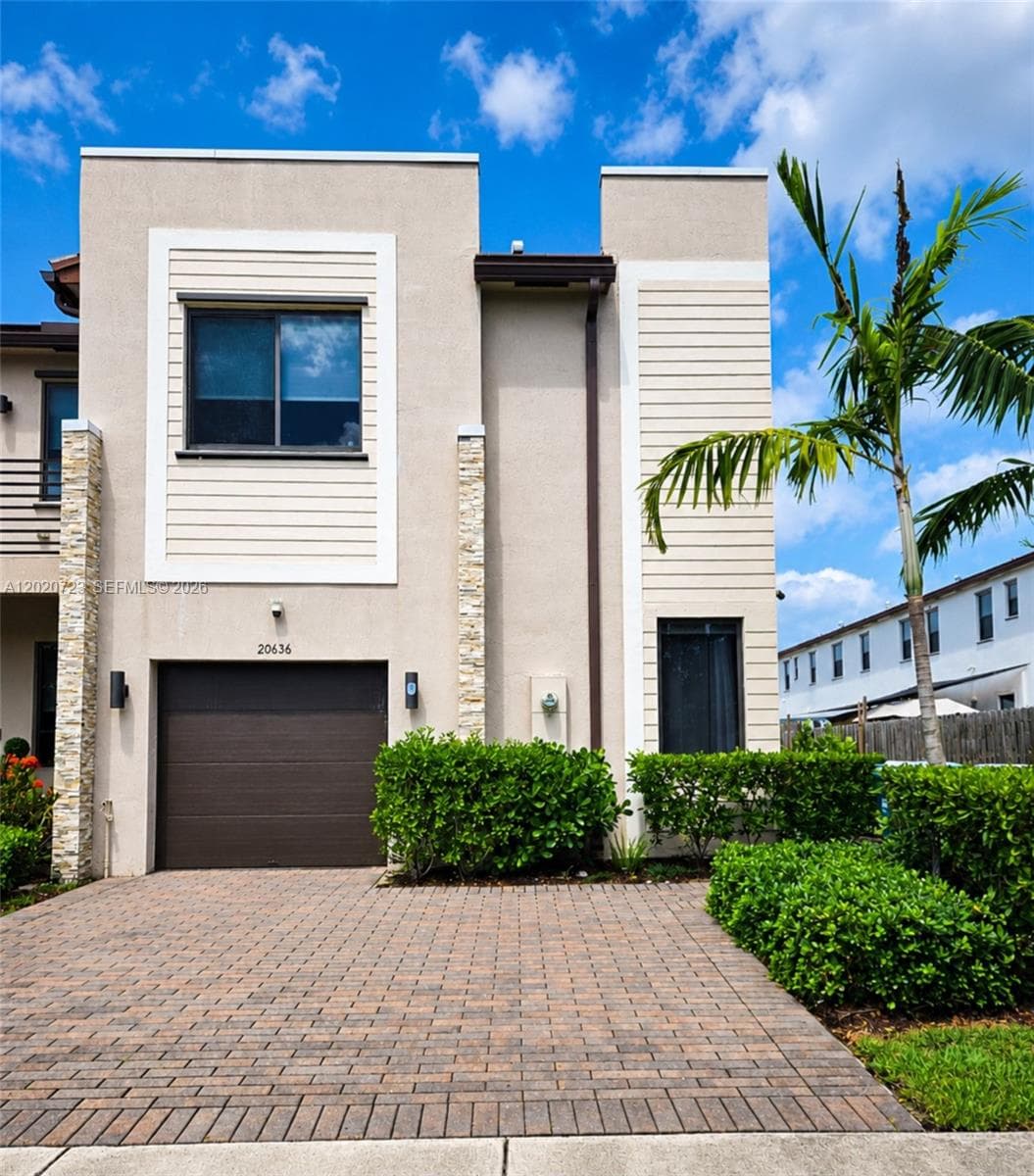 20636 NE 5th Pl, Miami FL 33179 - Miami, FL - Photo 1