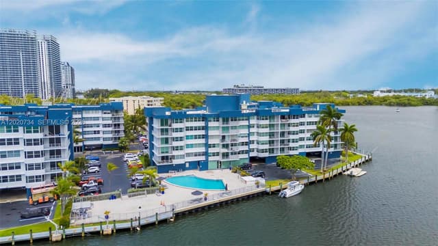 16558 NE 26th Ave # 3H, North Miami Beach FL 33160 - North Miami Beach, FL - Photo 2