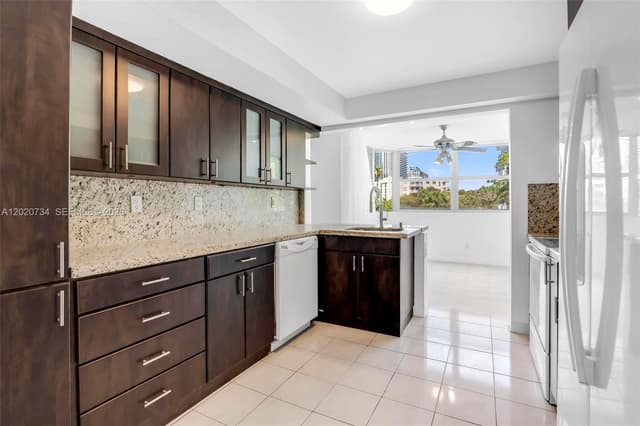 16558 NE 26th Ave # 3H, North Miami Beach FL 33160 - North Miami Beach, FL - Photo 4
