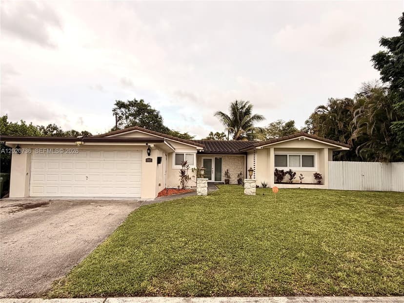 661 SW 67th Ave, Pembroke Pines FL 33023