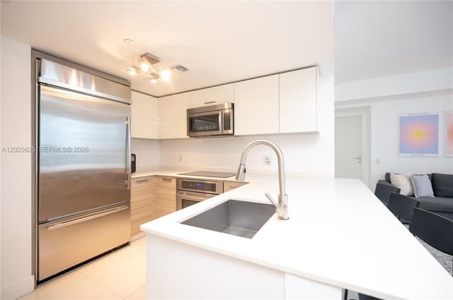 1300 Brickell Bay Dr # 1601, Miami FL 33131 - Miami, FL - Photo 2