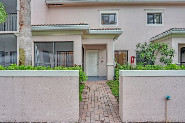 2804 Sarento Place # 113, Palm Beach Gardens FL 33410 - Palm Beach Gardens, FL - Photo 2