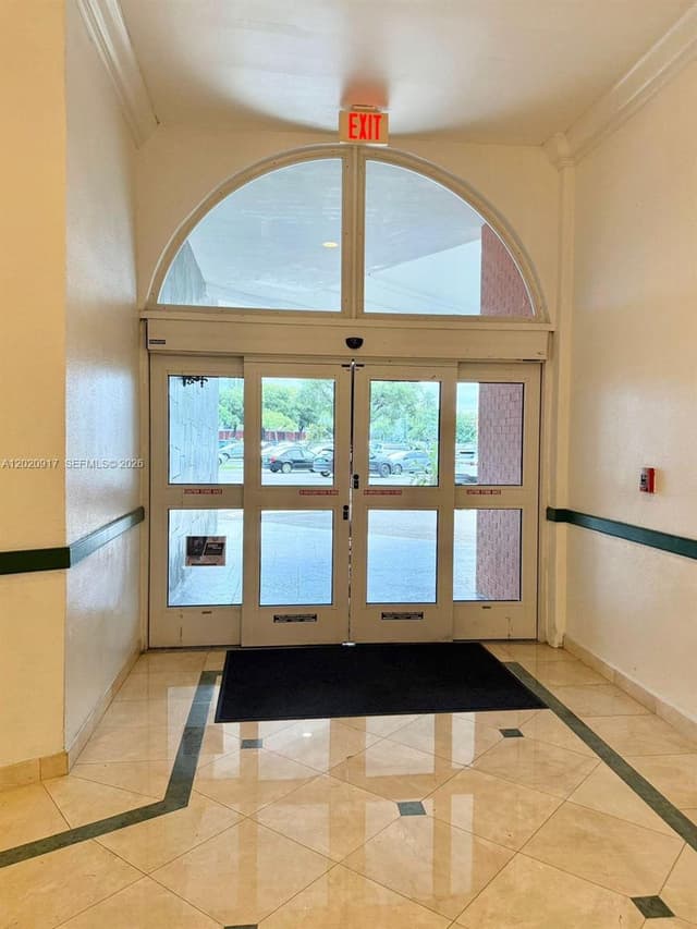 1351 NE Miami Gardens Dr # 704E, Miami FL 33179 - Miami, FL - Photo 3