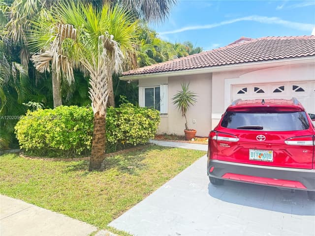 131 SW 178th Way, Pembroke Pines FL 33029 - Pembroke Pines, FL - Photo 2