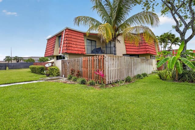 8385 Trent Court # D, Boca Raton FL 33433 - Boca Raton, FL - Photo 2