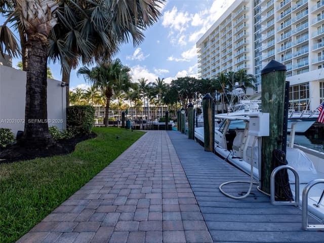 19 Port Side Dr # 19C, Fort Lauderdale FL 33316 - Fort Lauderdale, FL - Photo 2