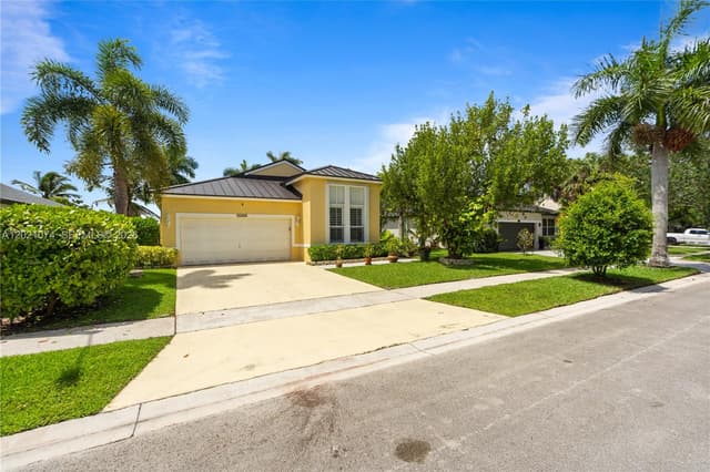 16350 SW 11th St, Pembroke Pines FL 33027 - Pembroke Pines, FL - Photo 2