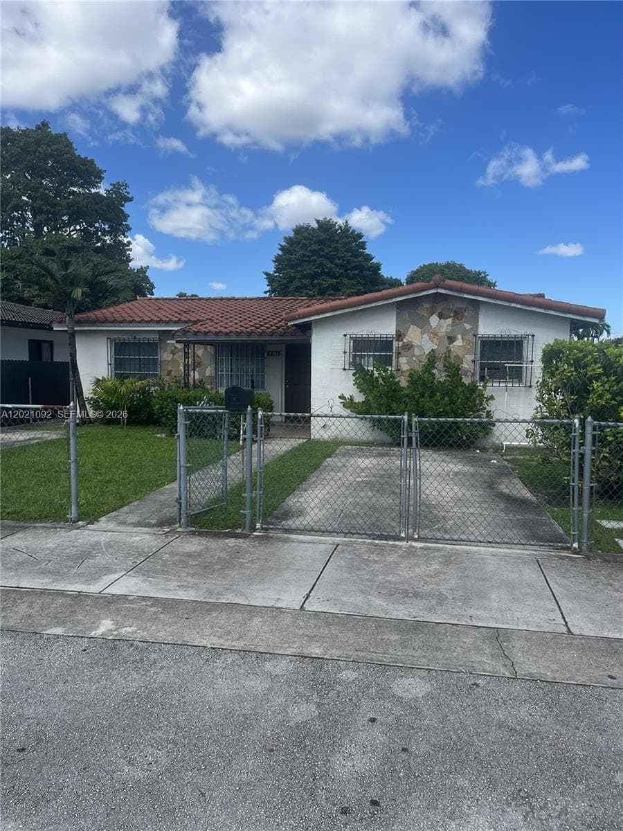 8835 SW 27th St, Miami FL 33165