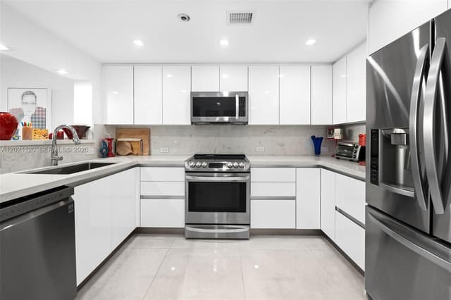 2555 Collins Ave # 1106, Miami Beach FL 33140 - Miami Beach, FL - Photo 4