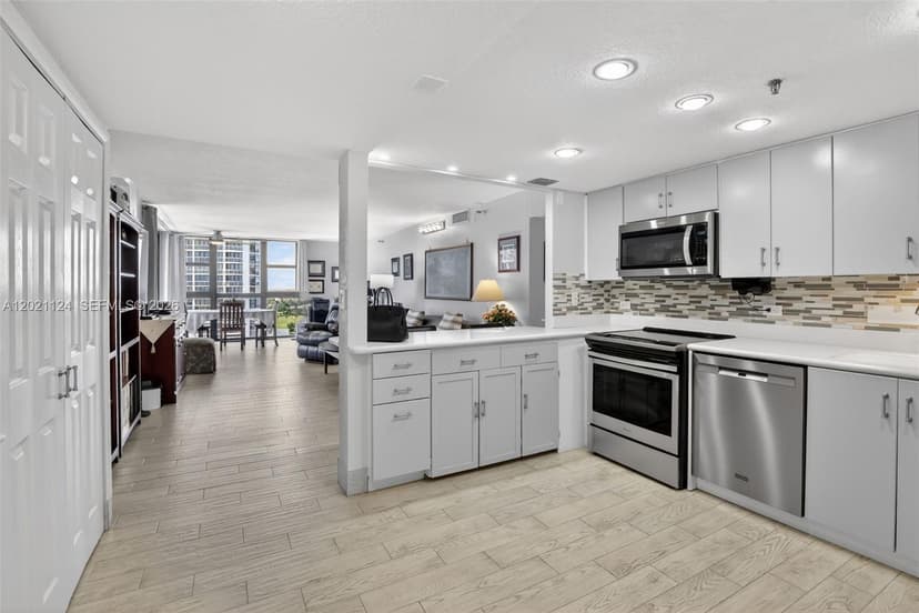 20515 E Country Club Dr # 2248, Aventura FL 33180