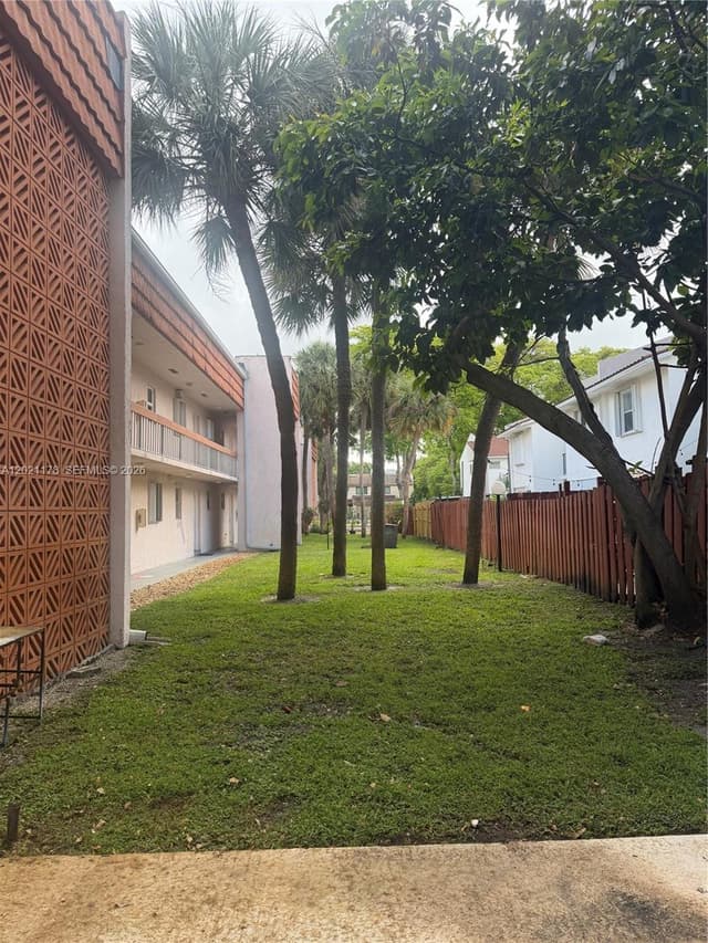 7610 Stirling Rd # 205G, Davie FL 33024 - Davie, FL - Photo 6