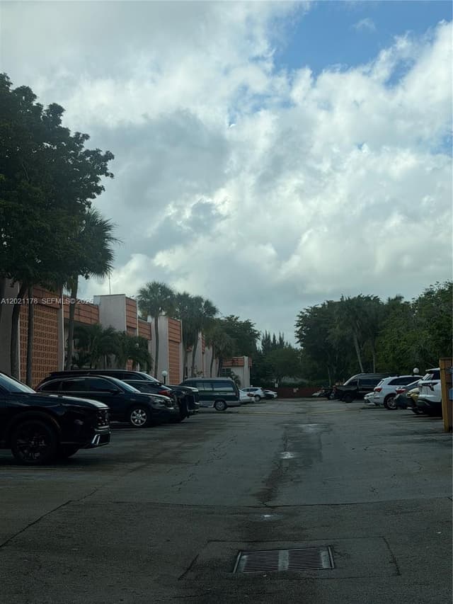 7610 Stirling Rd # 205G, Davie FL 33024 - Davie, FL - Photo 3